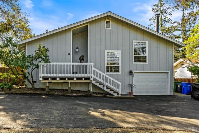 12 Cold Springs Rd, Angwin, CA 94508