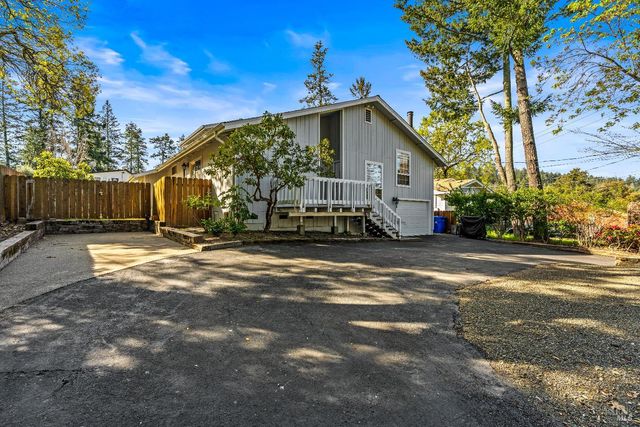 12 Cold Springs Rd, Angwin, CA 94508