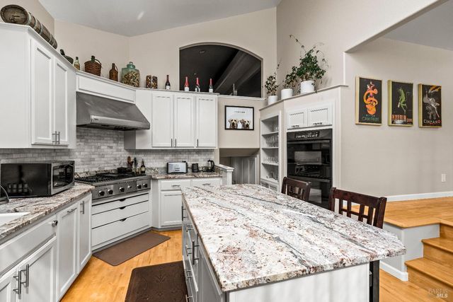 12 Cold Springs Rd, Angwin, CA 94508