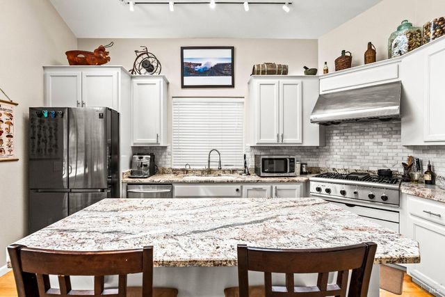 12 Cold Springs Rd, Angwin, CA 94508