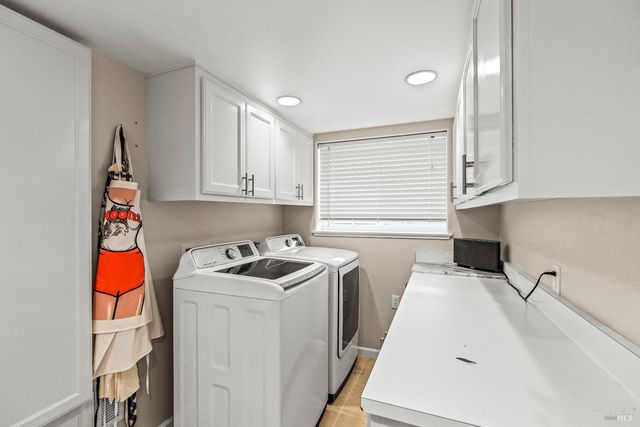 12 Cold Springs Rd, Angwin, CA 94508