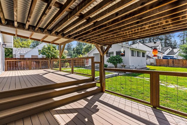 12 Cold Springs Rd, Angwin, CA 94508