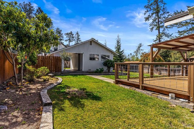 12 Cold Springs Rd, Angwin, CA 94508