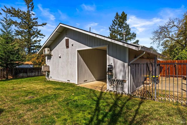 12 Cold Springs Rd, Angwin, CA 94508