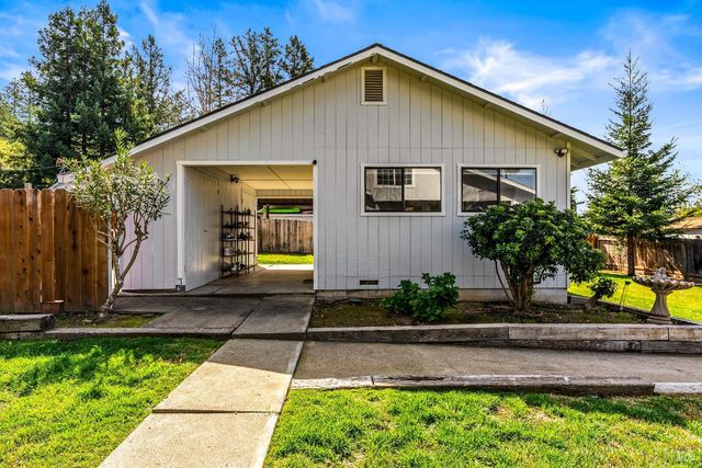 12 Cold Springs Rd, Angwin, CA 94508