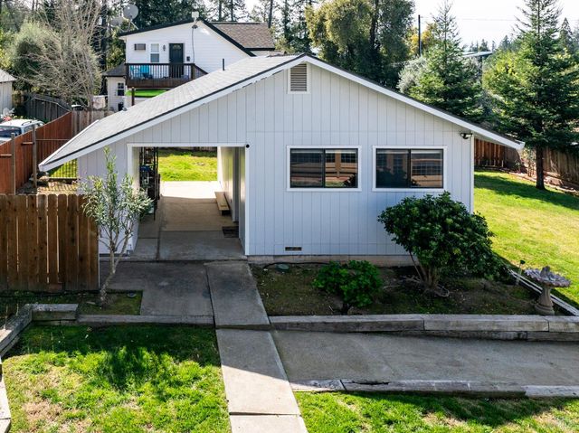 12 Cold Springs Rd, Angwin, CA 94508