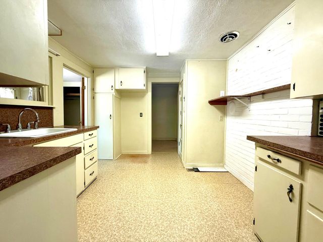 862 Kane Street, Klamath Falls, OR 97603