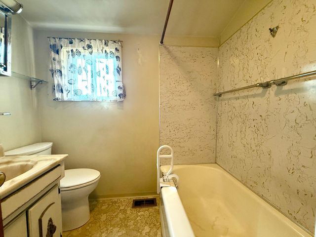 862 Kane Street, Klamath Falls, OR 97603