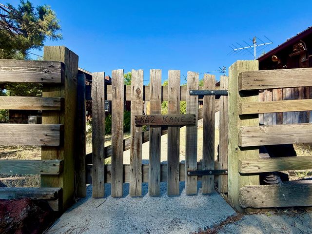 862 Kane Street, Klamath Falls, OR 97603