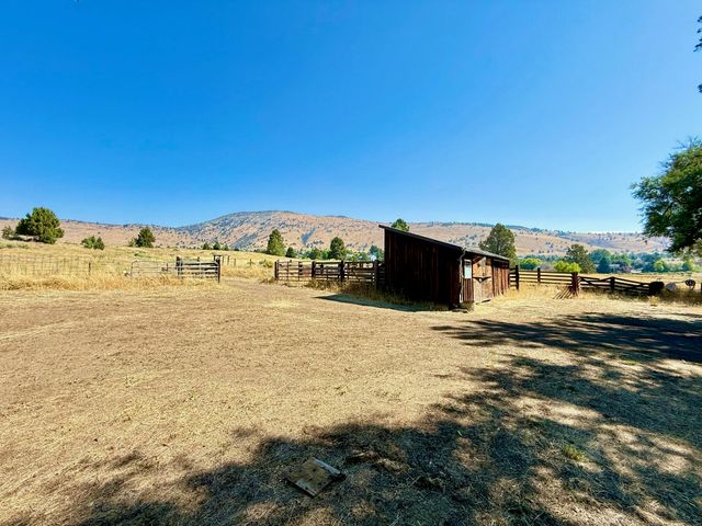 862 Kane Street, Klamath Falls, OR 97603