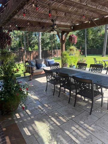 17714 Country Meadow, Magnolia, TX 77355