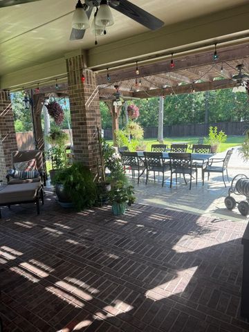 17714 Country Meadow, Magnolia, TX 77355