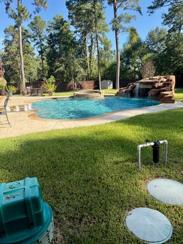 17714 Country Meadow, Magnolia, TX 77355