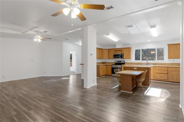 6705 W Park Drive, Homosassa, FL 34446