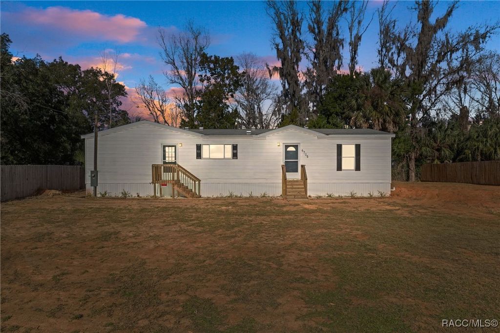 6705 W Park Drive, Homosassa, FL 34446