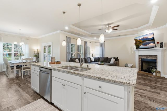 264 Falcon Ridge Drive, New Market, AL 35761