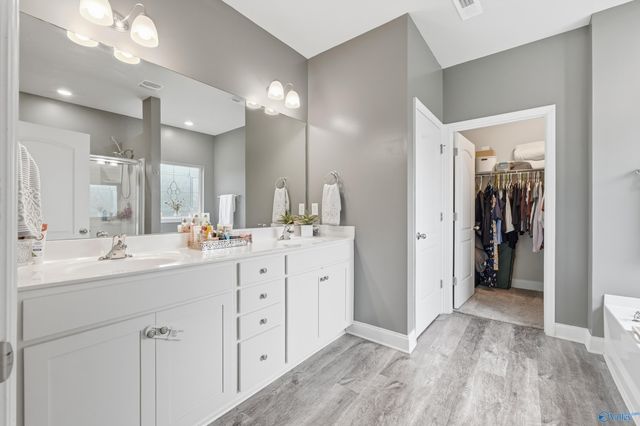 264 Falcon Ridge Drive, New Market, AL 35761