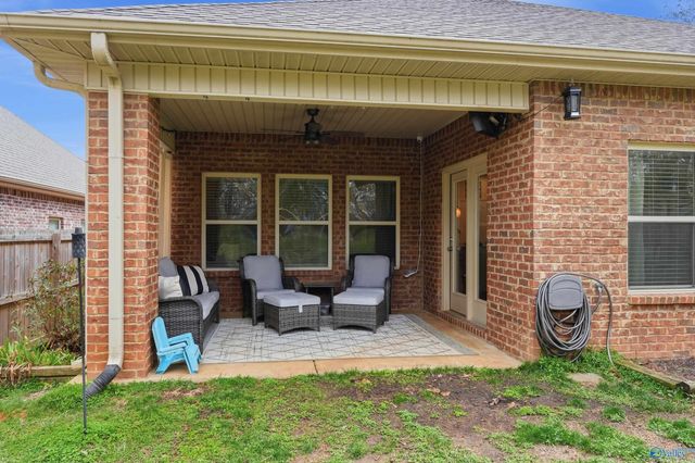 264 Falcon Ridge Drive, New Market, AL 35761