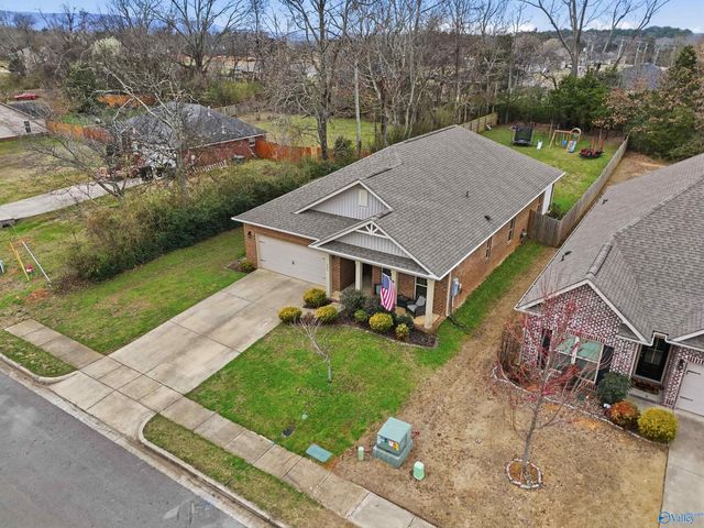 264 Falcon Ridge Drive, New Market, AL 35761