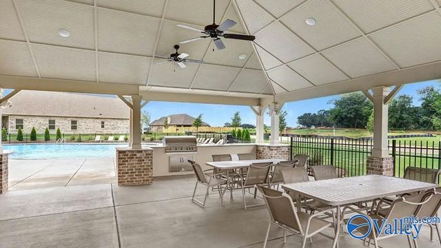 264 Falcon Ridge Drive, New Market, AL 35761