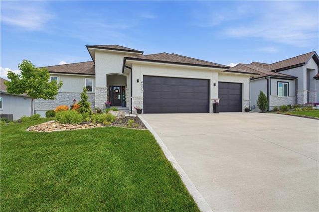 4217 NE Overbrook Drive, Lee's Summit, MO 64064