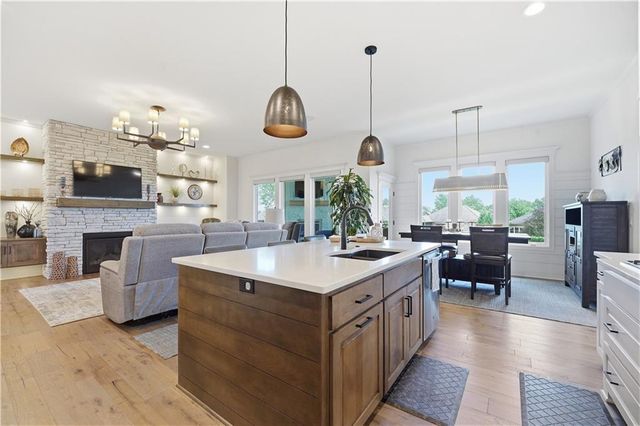 4217 NE Overbrook Drive, Lee's Summit, MO 64064