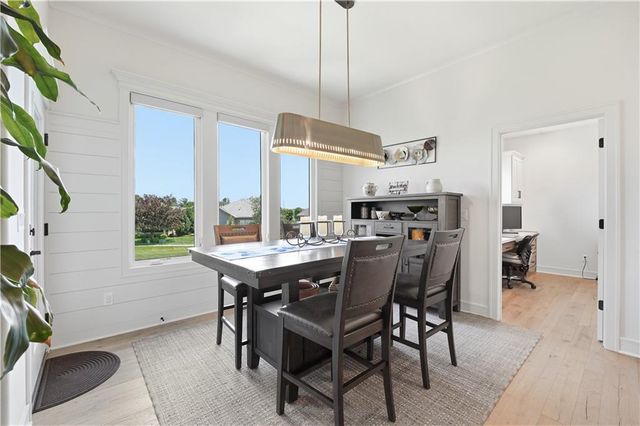 4217 NE Overbrook Drive, Lee's Summit, MO 64064