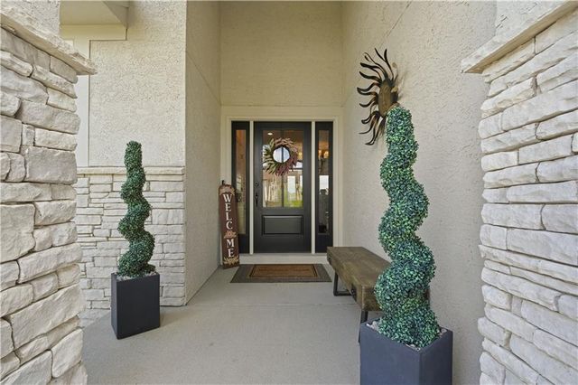 4217 NE Overbrook Drive, Lee's Summit, MO 64064