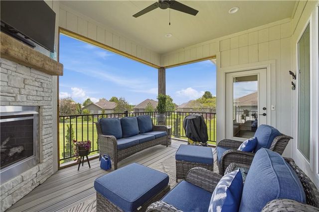 4217 NE Overbrook Drive, Lee's Summit, MO 64064