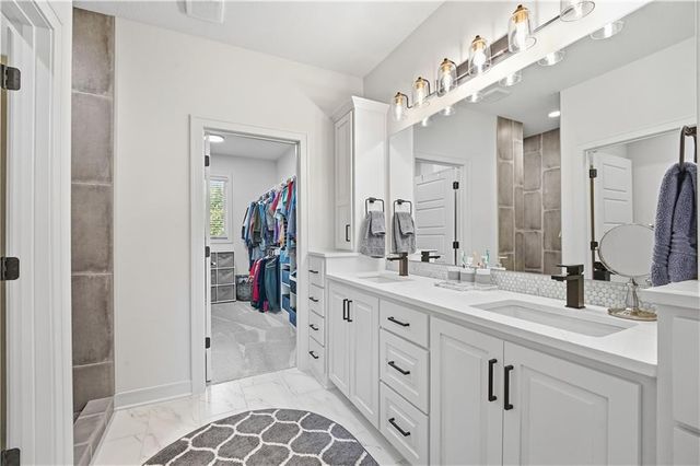 4217 NE Overbrook Drive, Lee's Summit, MO 64064