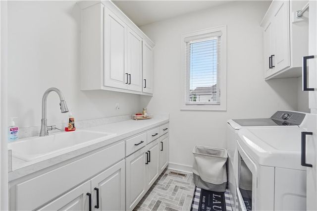 4217 NE Overbrook Drive, Lee's Summit, MO 64064