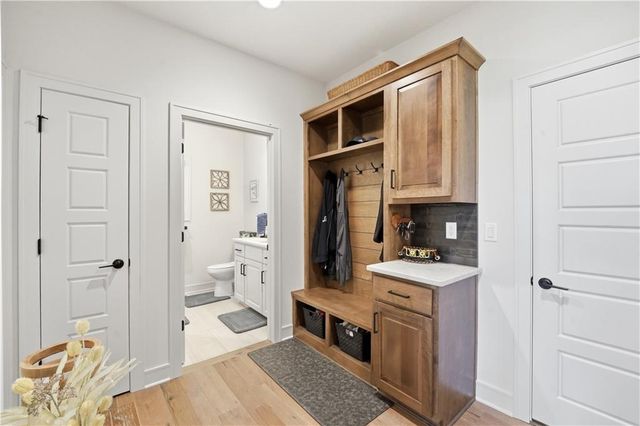 4217 NE Overbrook Drive, Lee's Summit, MO 64064