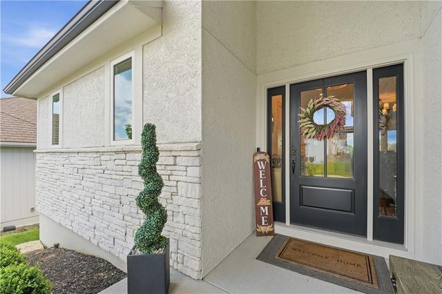 4217 NE Overbrook Drive, Lee's Summit, MO 64064