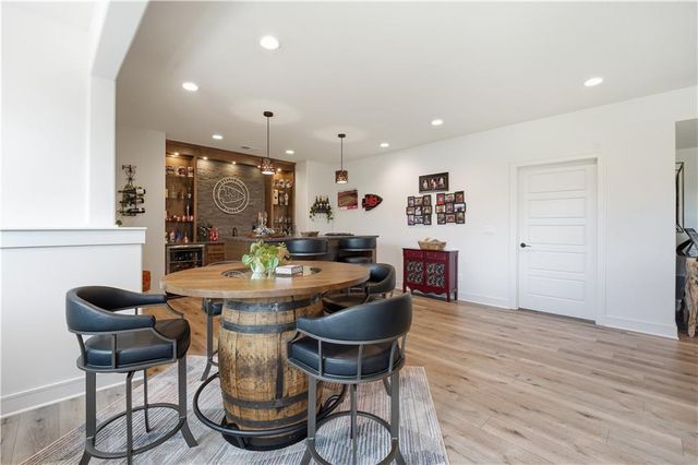 4217 NE Overbrook Drive, Lee's Summit, MO 64064