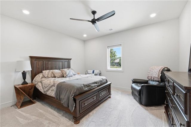 4217 NE Overbrook Drive, Lee's Summit, MO 64064