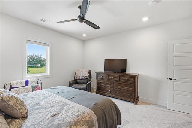 4217 NE Overbrook Drive, Lee's Summit, MO 64064