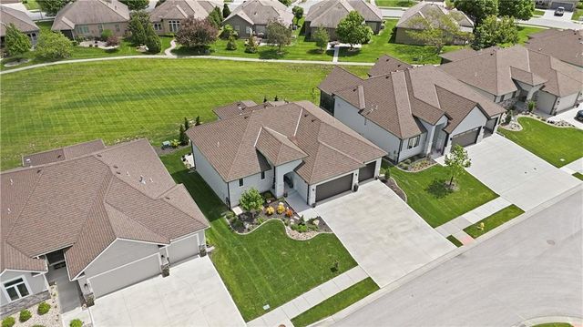 4217 NE Overbrook Drive, Lee's Summit, MO 64064