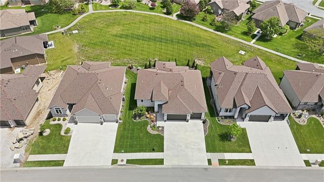 4217 NE Overbrook Drive, Lee's Summit, MO 64064