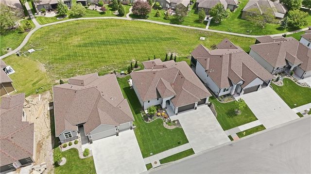 4217 NE Overbrook Drive, Lee's Summit, MO 64064
