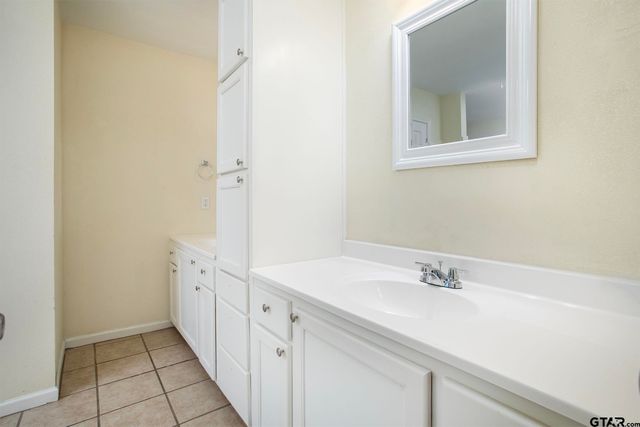 16530 Echo Glen Dr, Tyler, TX 75703