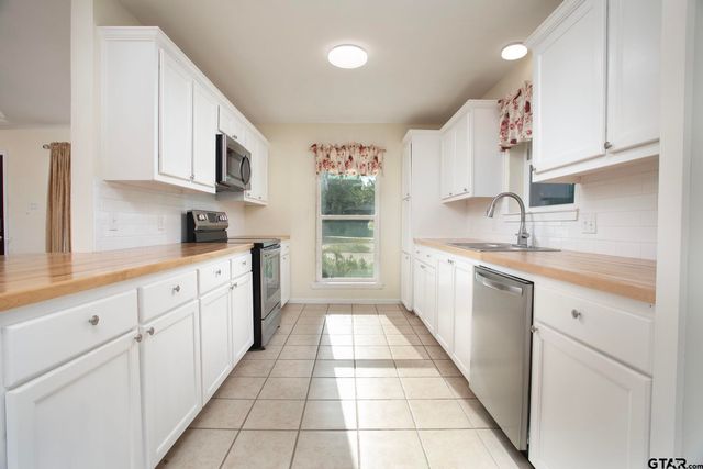 16530 Echo Glen Dr, Tyler, TX 75703