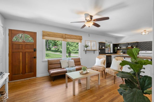 201 Pleasant Dr, Columbia, TN 38401