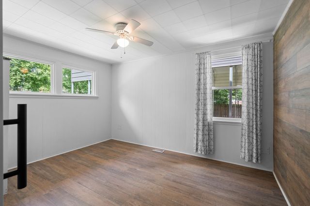 201 Pleasant Dr, Columbia, TN 38401