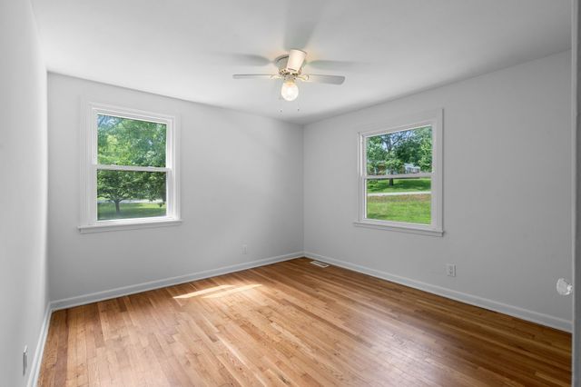 201 Pleasant Dr, Columbia, TN 38401