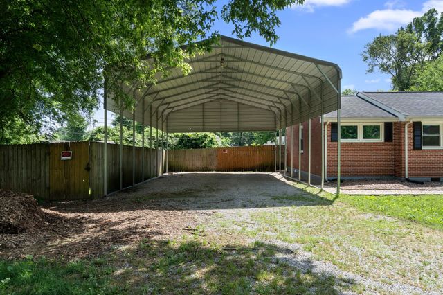 201 Pleasant Dr, Columbia, TN 38401