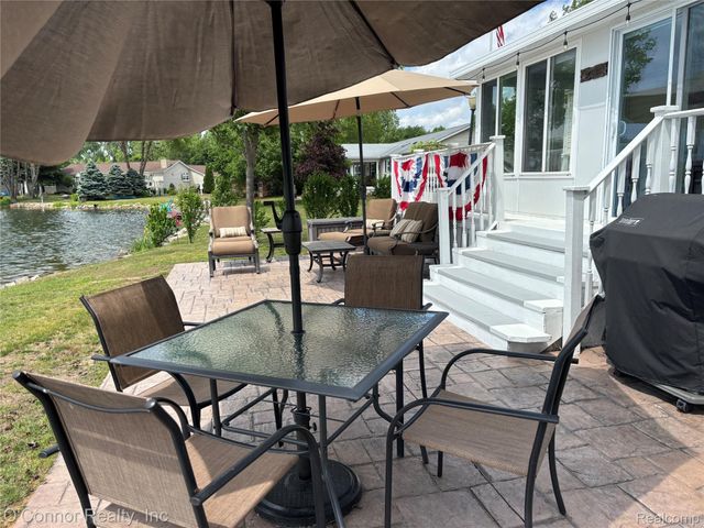 575 Blue Lake Court, Kimball Township, MI 48074