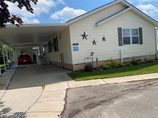 575 Blue Lake Court, Kimball Township, MI 48074