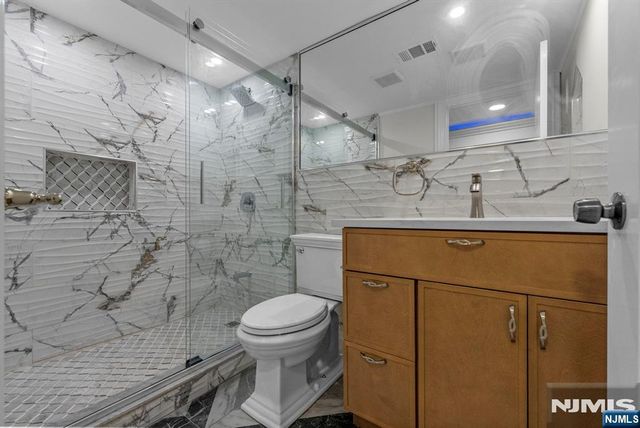 45 Dietrich Lane, North Haledon, NJ 07508