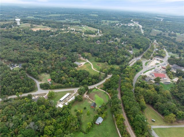 18688 Highway 127, Garfield, AR 72732