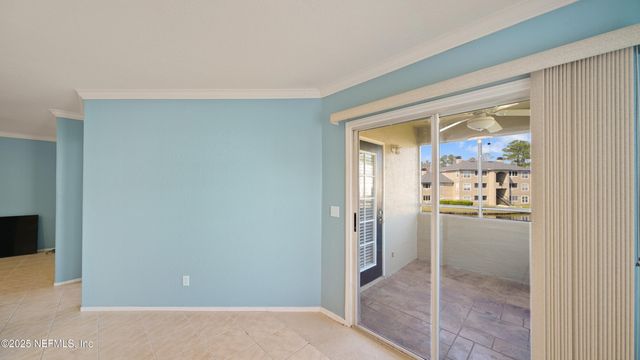 1701 THE GREENS Way 424, Jacksonville Beach, FL 32250